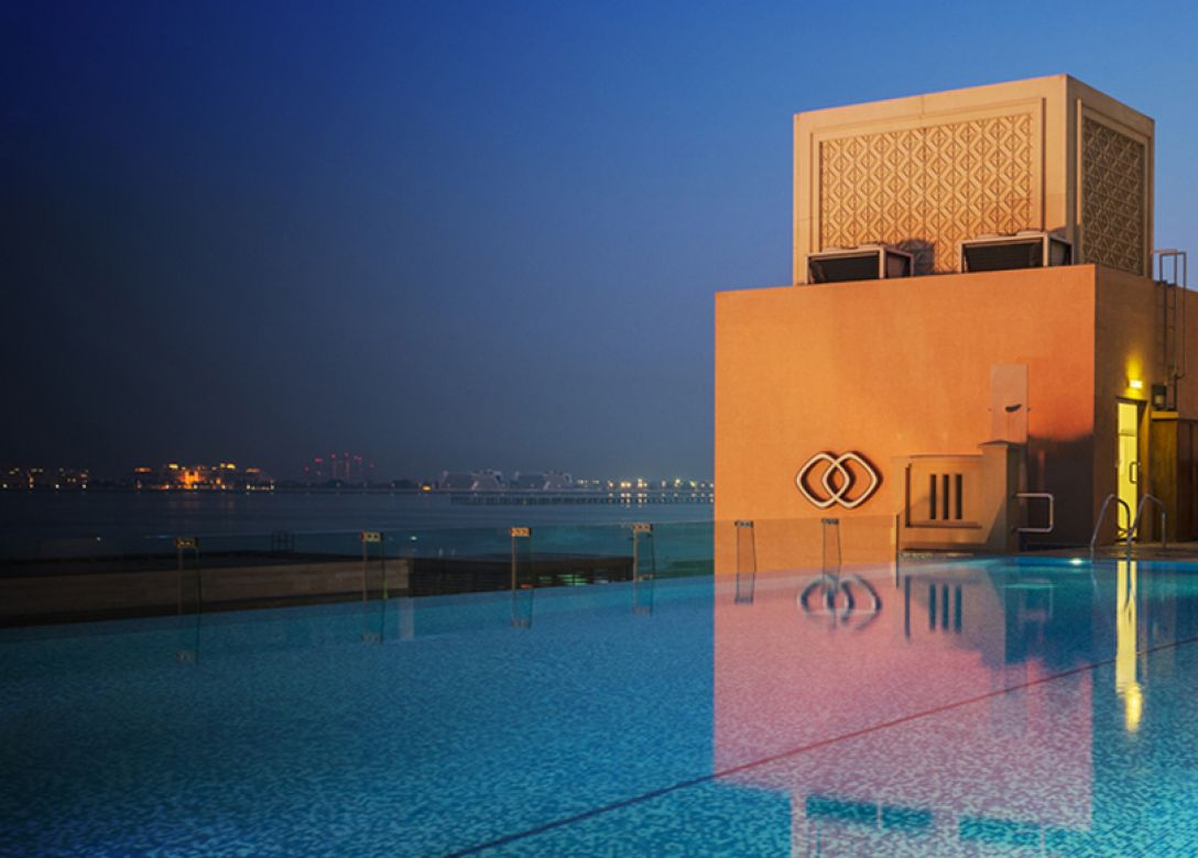 Infini Pool Lounge, Sofitel Dubai Jumeirah Beach - Credit Card Bar Offers