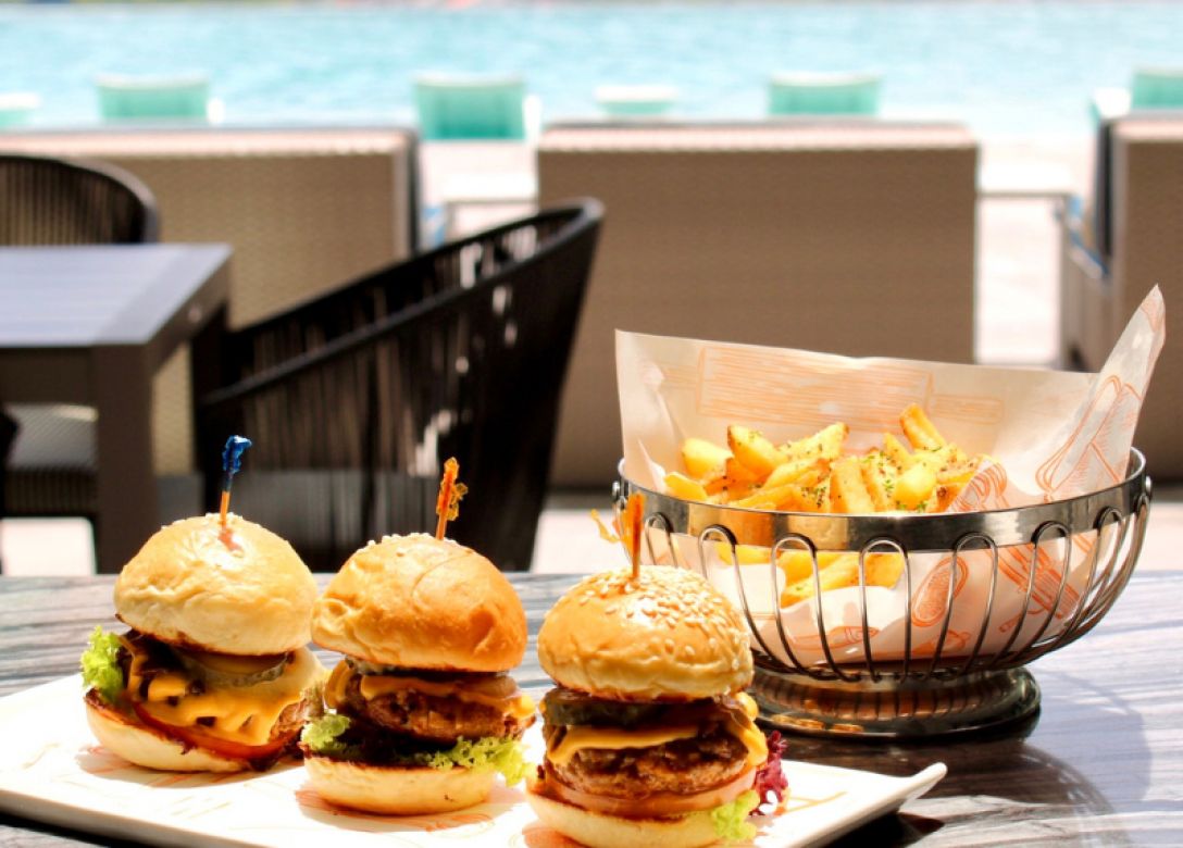 Poolside Bar, AVANTE Hotel - Credit Card Restaurant Offers