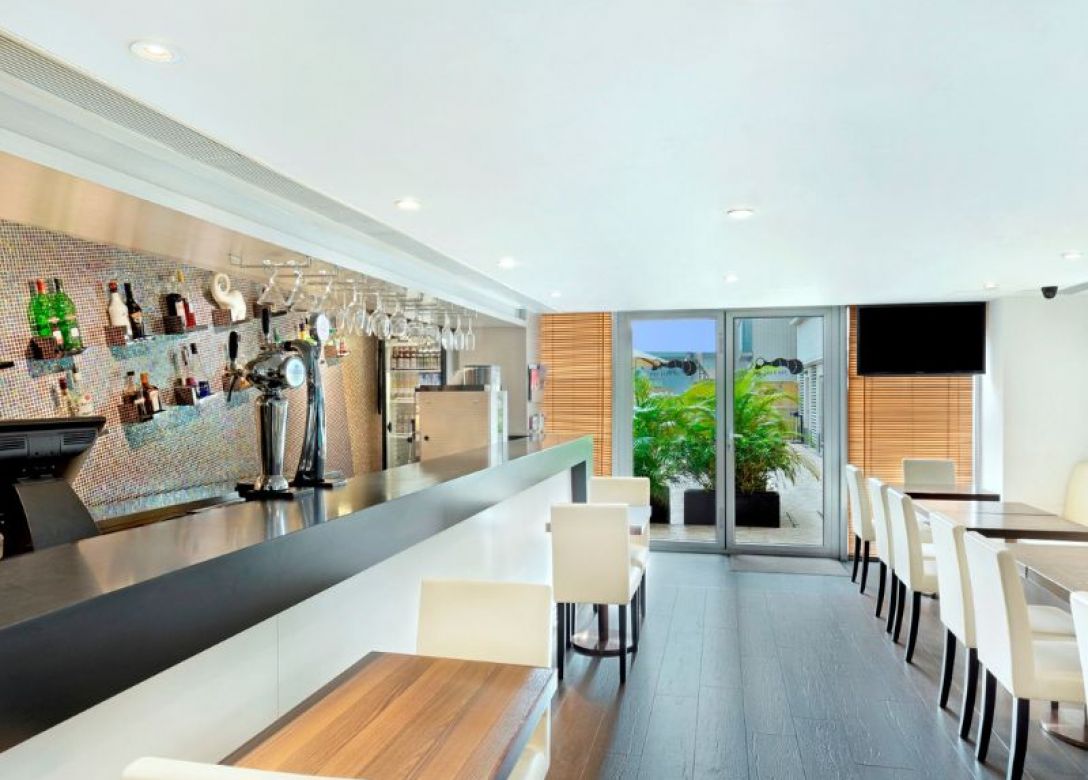 Bar & Terrace