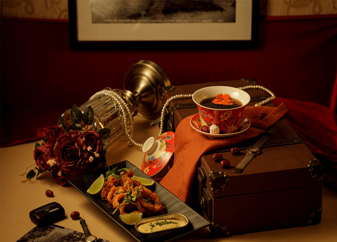 The Luxe Manor - Dada Bar + Lounge