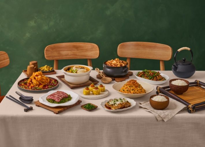 Sister restaurant to Shisen Hanten, Chen's Kitchen offers Szechuan-Japanese Chuka Ryori. Its signature 8-feature Mapo Tofu delivers culinary excellence at sustainable prices, creating a family-friendly dining experience. 