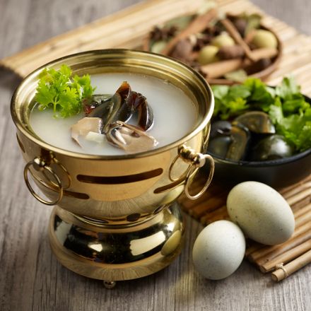 1-for-1 Beef & Seafood Premium Set (U.P. S$25.90 – 29.90++)*<br/>*Available from Mon – Fri (excluding eve of/on PHs), morning until 4:30pm.<br/><br/>Valid from 1 to 31 July 2026